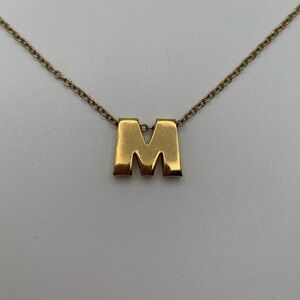 Gold tone Avon M initial pendant necklace